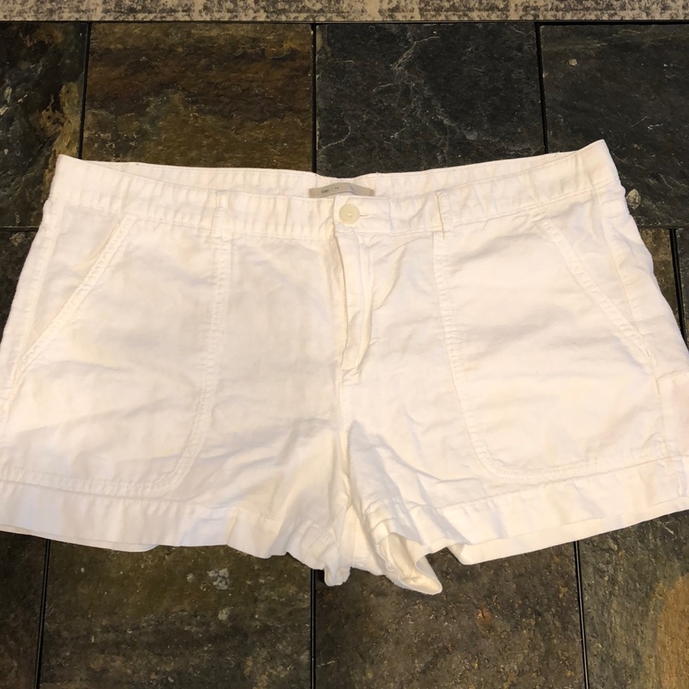 White linen shorts 💞💞